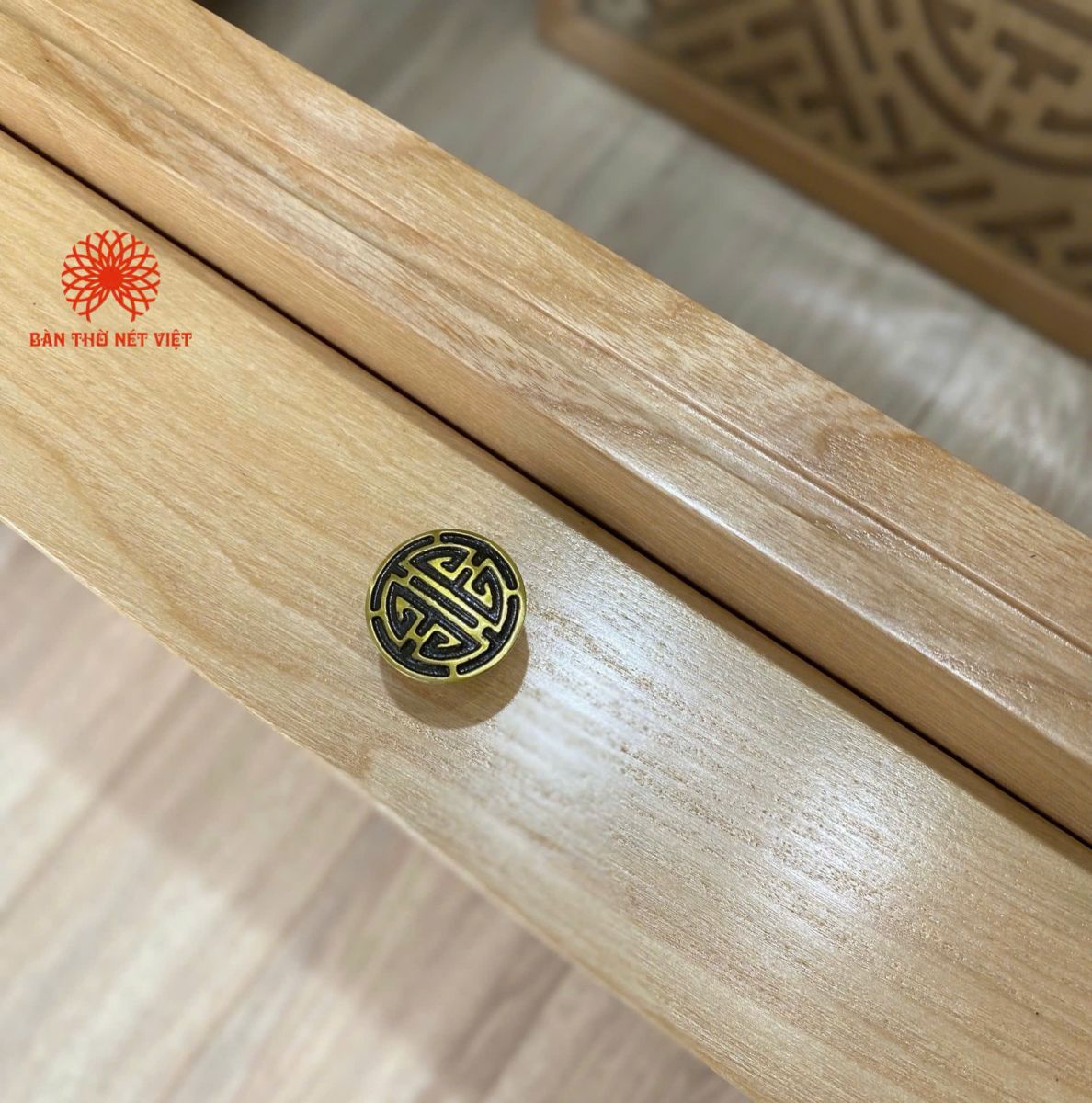 Chất liệu bàn thờ gỗ tự nhiên sồi, mít, gụ ... không pha tạp
