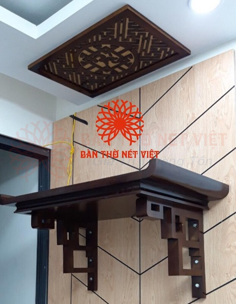 Mẫu bàn thờ treo tường nhỏ gọn cho căn hộ chung cư