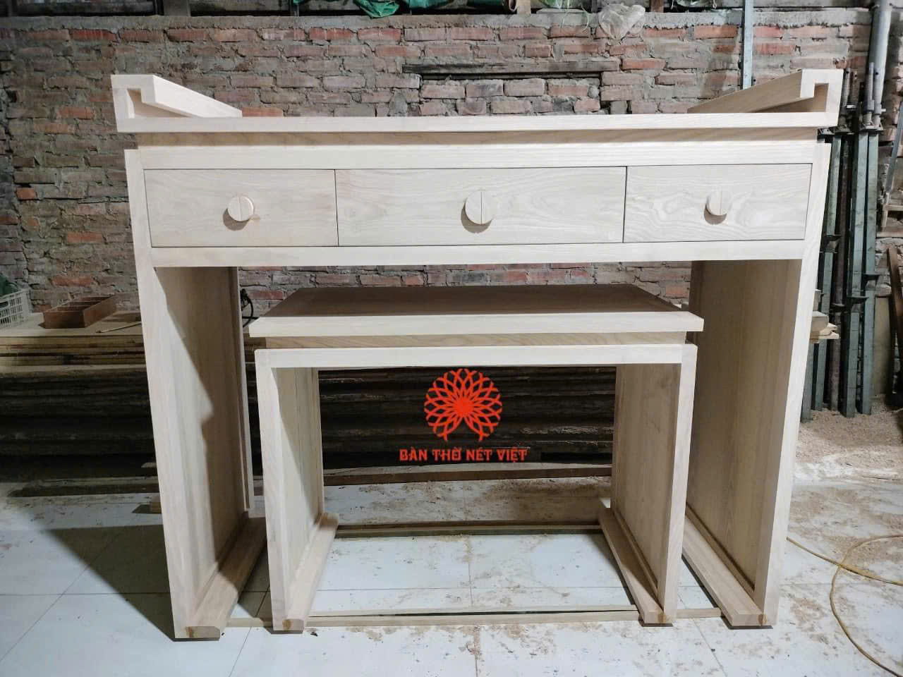 Tủ thờ hoàn thiện 100% gỗ sồi chưa sơn