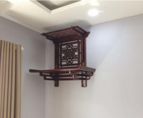 Mẫu bàn thờ có mái được sử dụng phổ biến