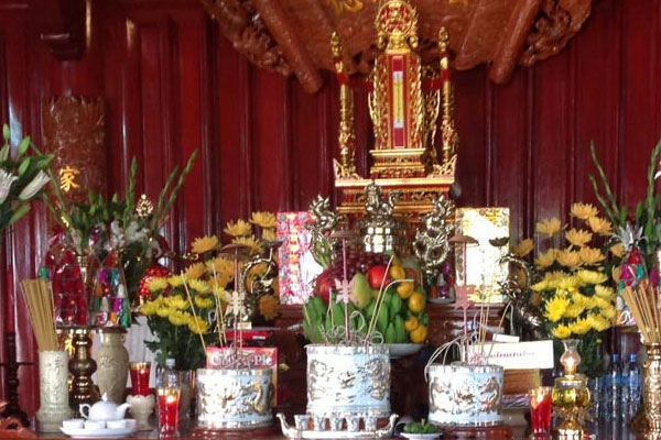 Cách bố trí bàn thờ