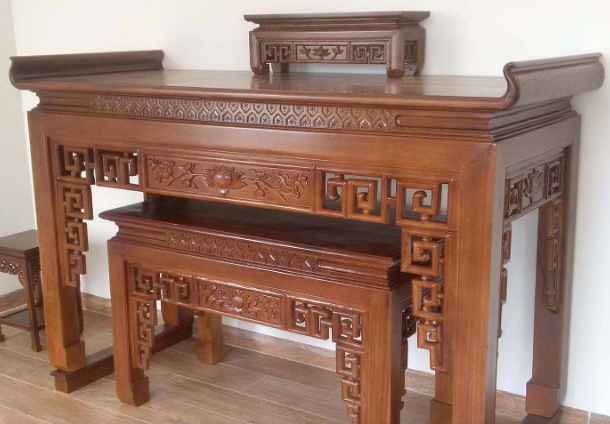 Mẫu bàn thờ đẹp hiện đại cho không gian rộng