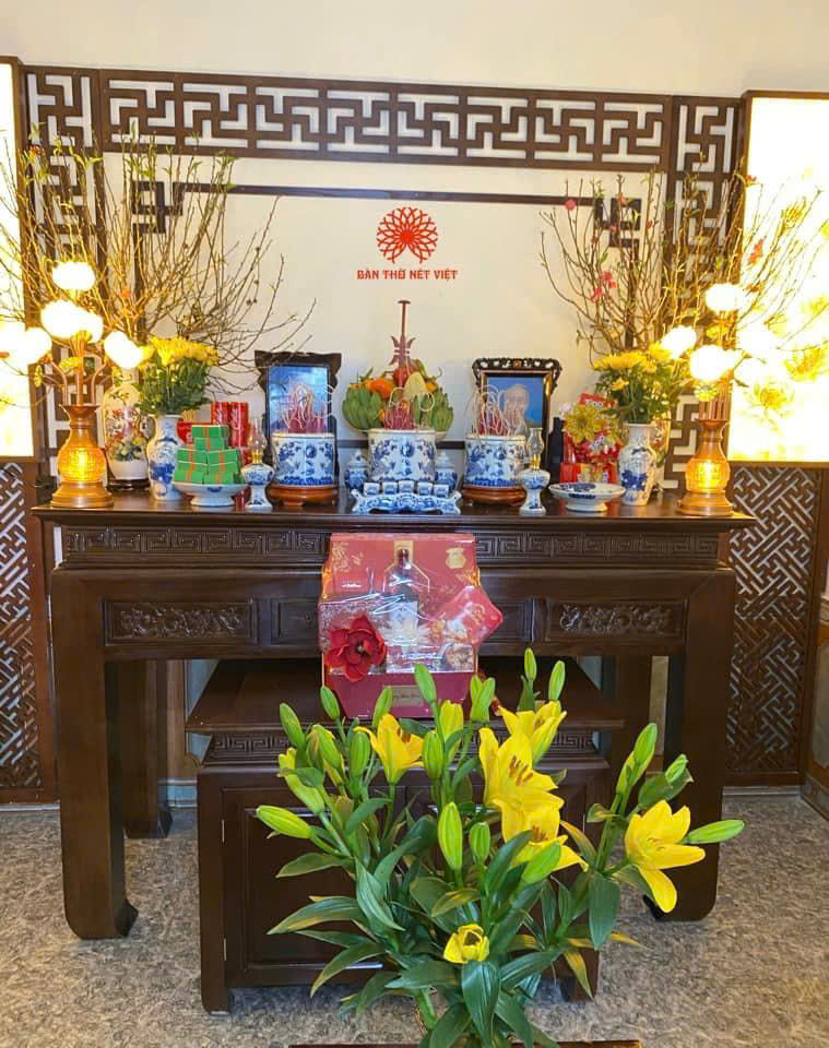 Khi nào cần xê dịch bát hương bàn thờ?