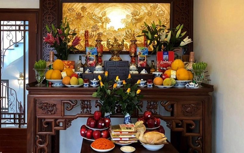 Trang trí bàn thờ gia tiên đơn giản vào tết nguyên đán